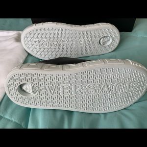 They are brand new versace sneakers I’m selling them because they didn’t fit me